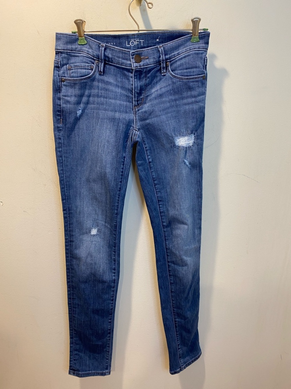 LOFT Women's Blue Skinny Jeans with Light Distressing Sz 25/0